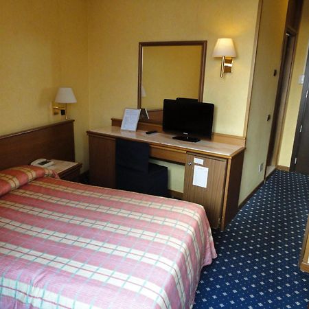 Hotel Giardino Arona Zewnętrze zdjęcie