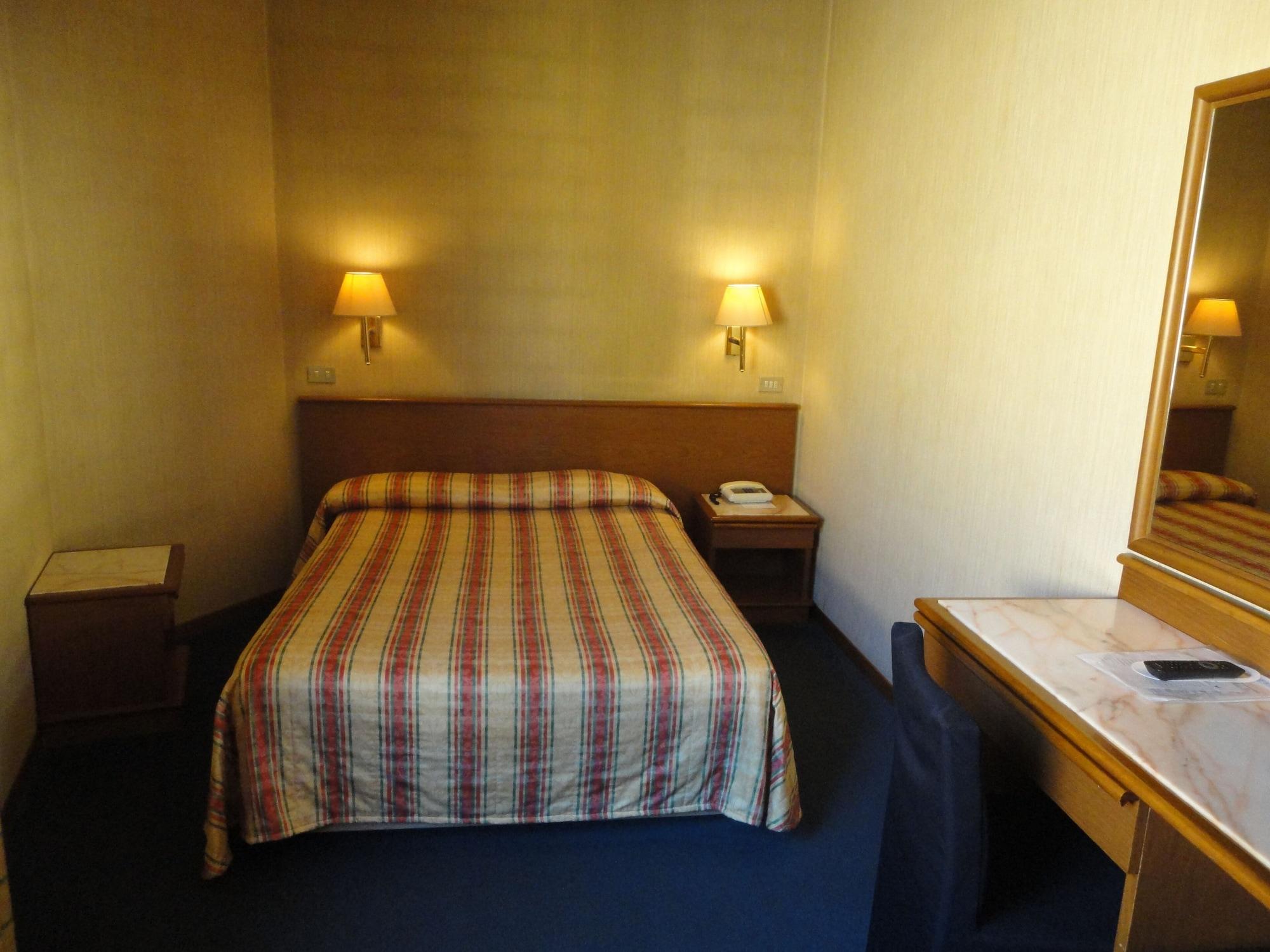 Hotel Giardino Arona Zewnętrze zdjęcie