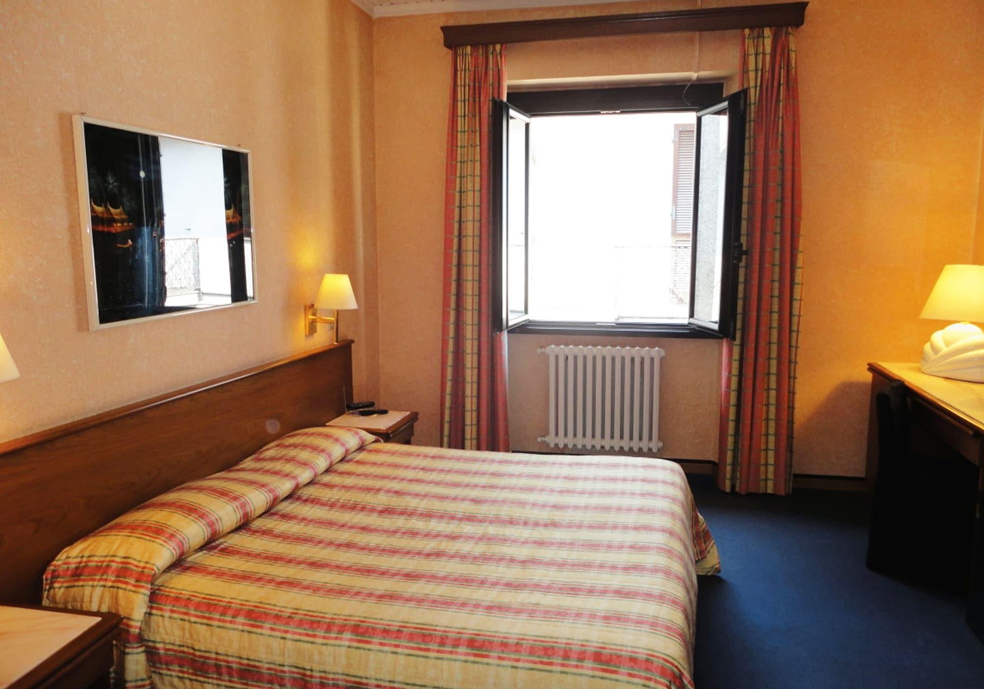 Hotel Giardino Arona Zewnętrze zdjęcie