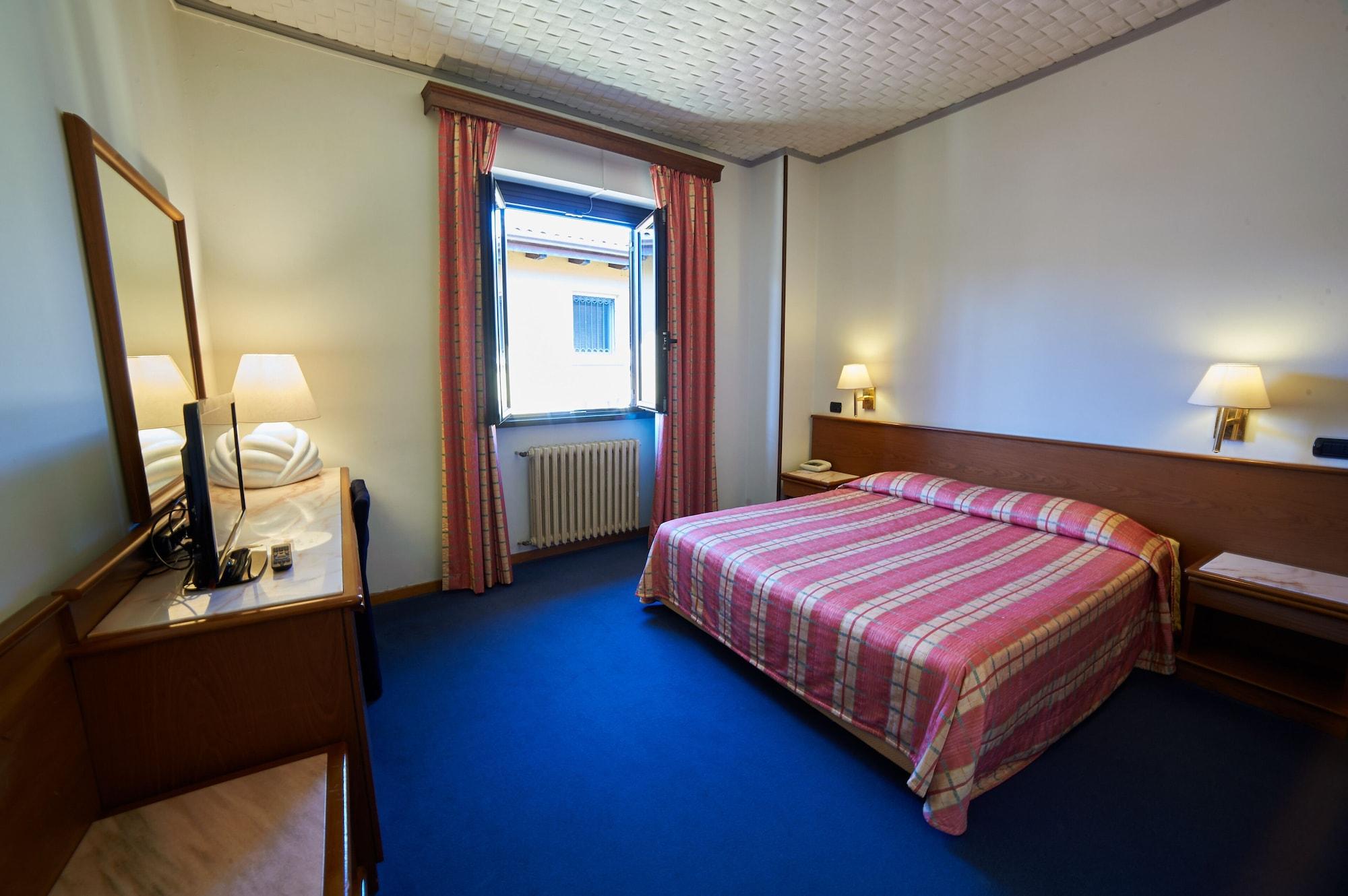 Hotel Giardino Arona Zewnętrze zdjęcie