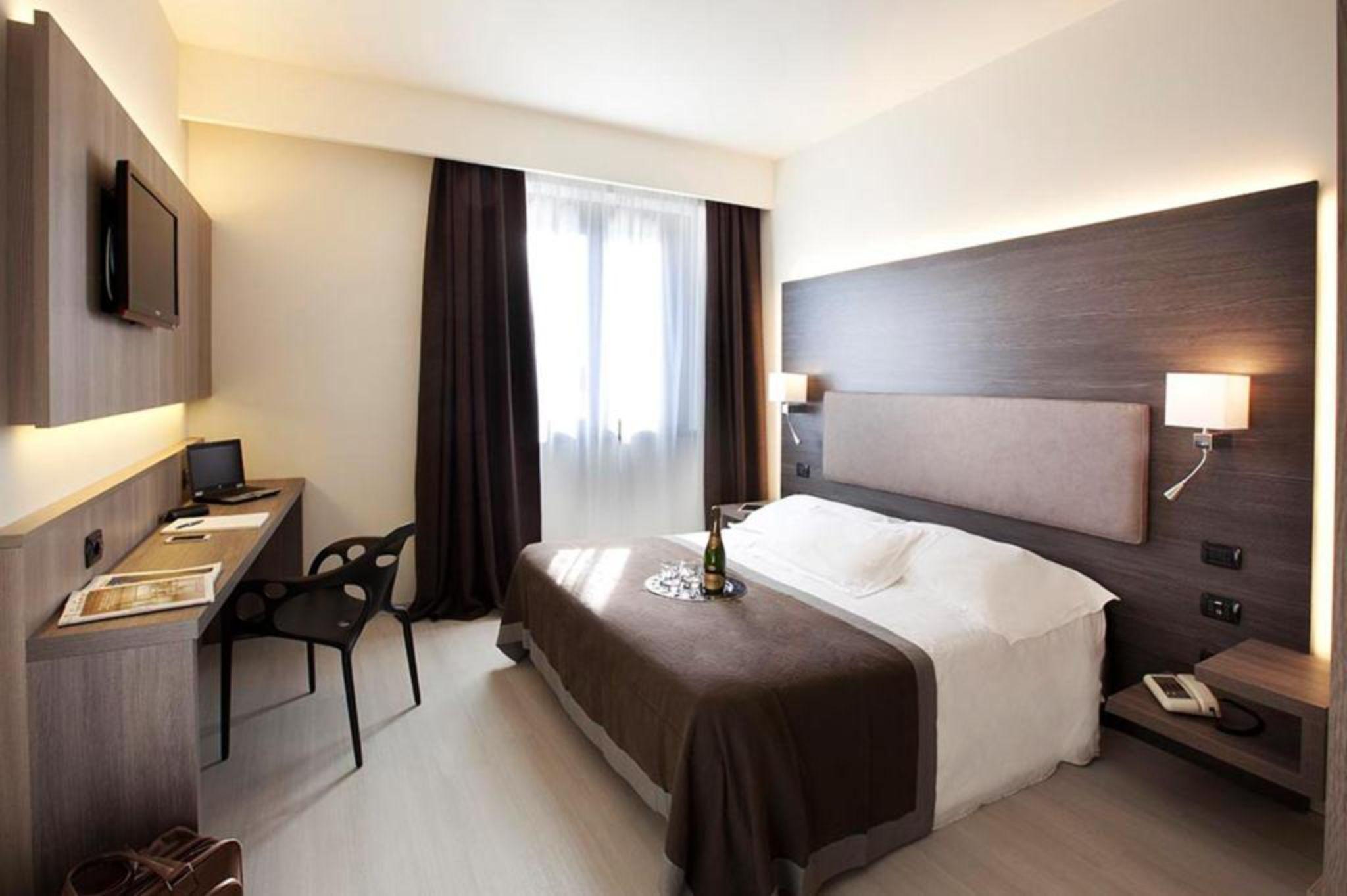 Hotel Giardino Arona Zewnętrze zdjęcie
