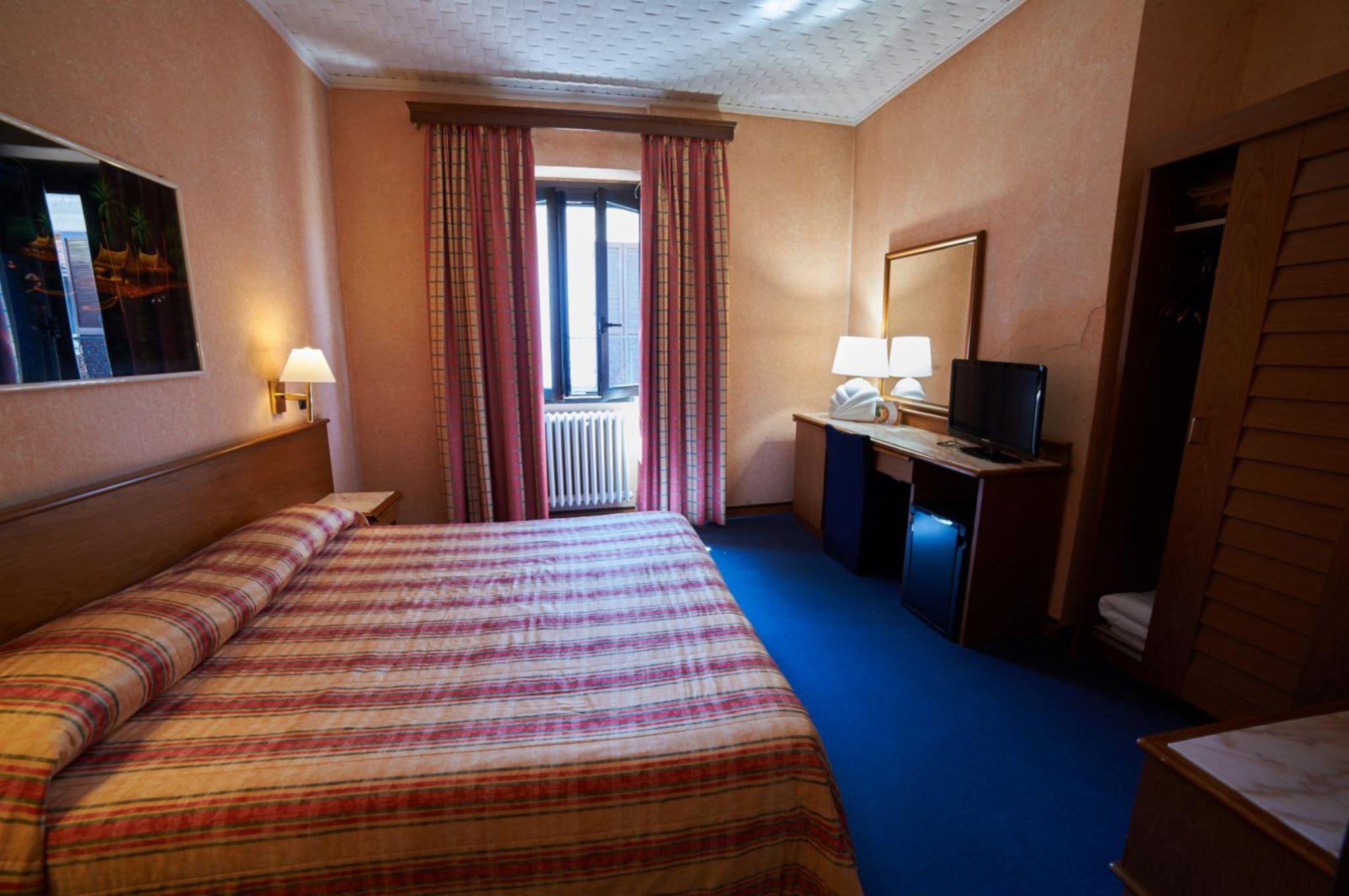 Hotel Giardino Arona Zewnętrze zdjęcie