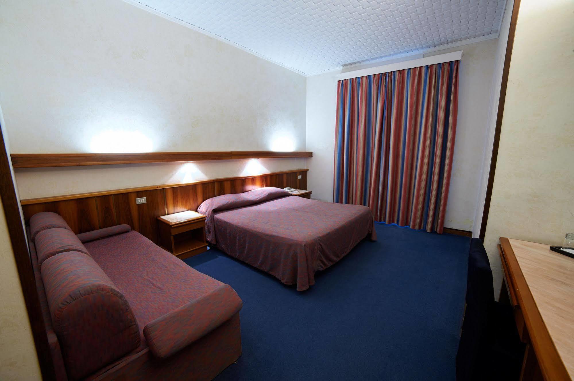 Hotel Giardino Arona Zewnętrze zdjęcie